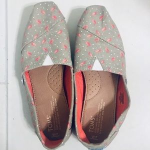 Women’s TOMS size 7, minimal wear